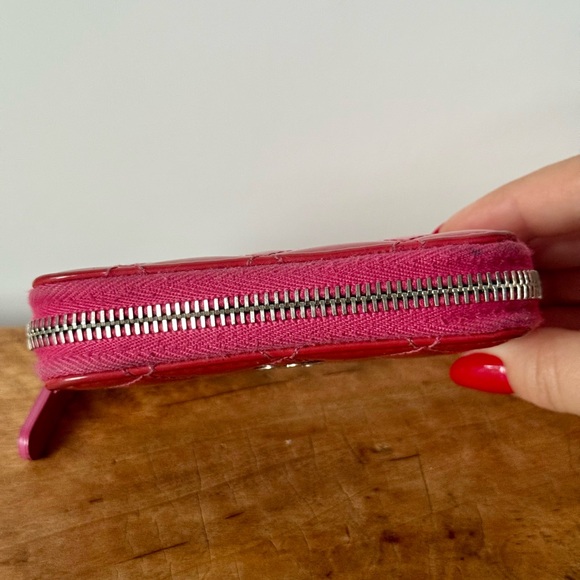 CHANEL Patent Zip Wallet - Picture 3 of 3